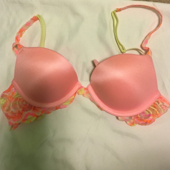 32B Pink VS Bra
