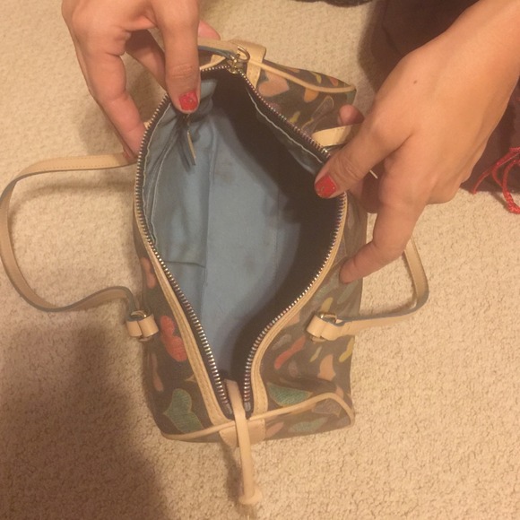 Dooney & Bourke - Picture 4 of 4