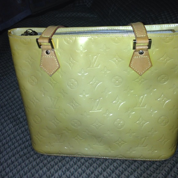Authentic, gorgeous Louis Vuitton bag!