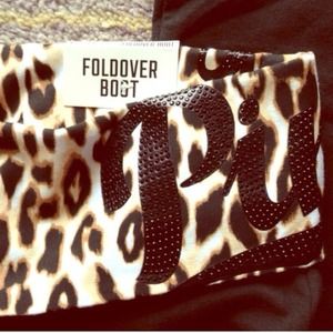 VS pink bootcut yoga pants