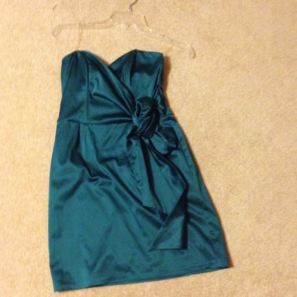 Green sleeveless dress delias
