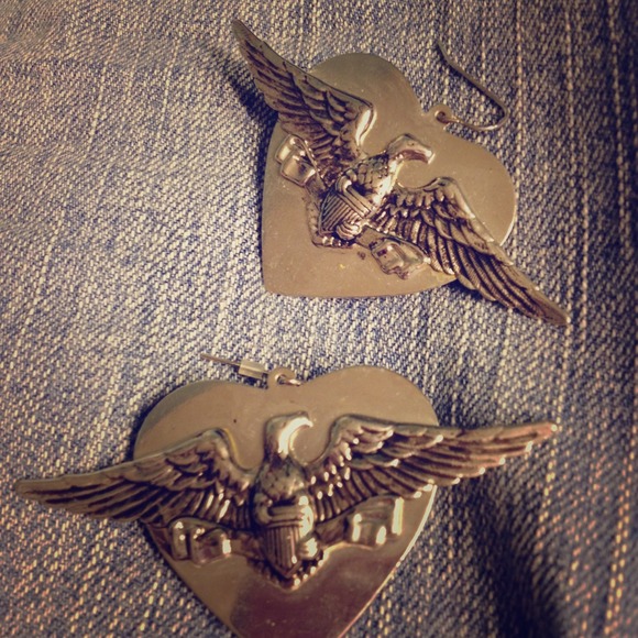 Metal heart with eagle earrings