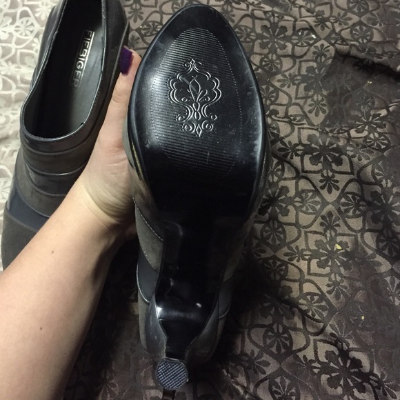 4" heels - Picture 2 of 2