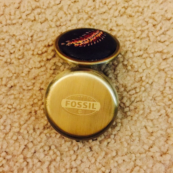 Fossil pill case - Picture 2 of 2