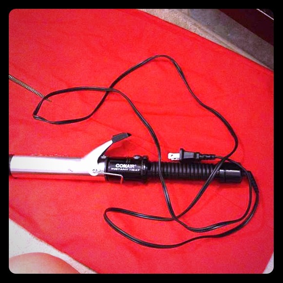 Wide barrel curling iron
