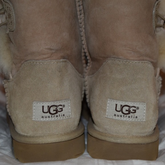 UGG Australia Sand Bailey Button Pendant Boots - Picture 2 of 4