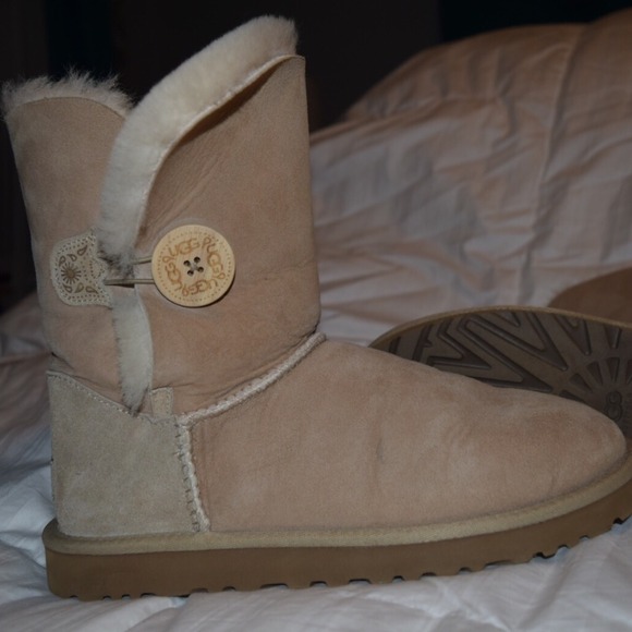 UGG Australia Sand Bailey Button Pendant Boots - Picture 4 of 4