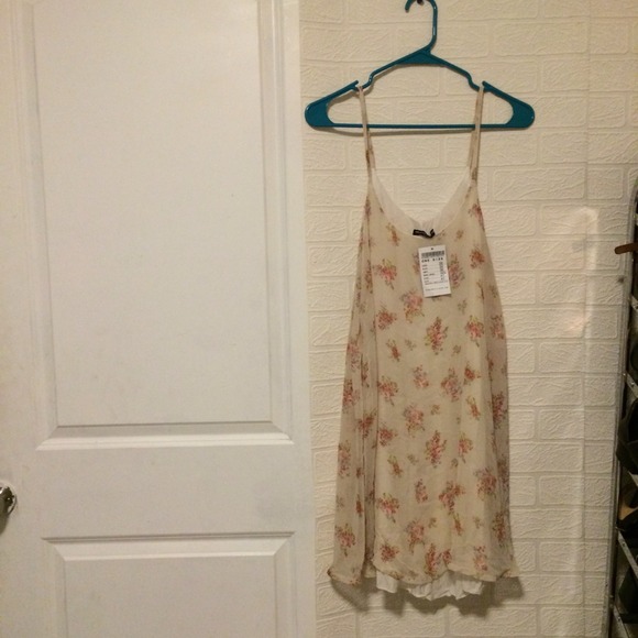 Brandy MELVILLE floral dress