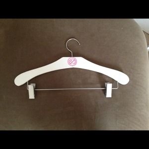 10 Victoria's Secret clothes hangers