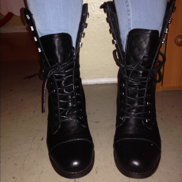 Laced Up Black Combat Boots - Picture 3 of 4
