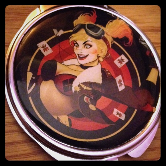 Harley Quinn (Batman/Suicide Squad) compact mirror