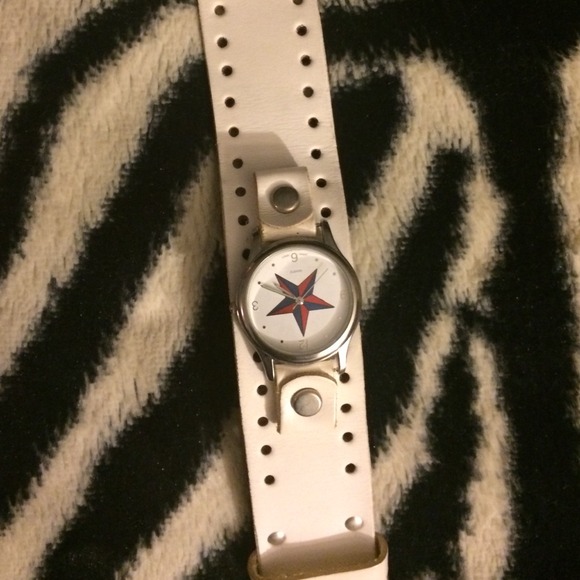 Watch - Picture 2 of 4