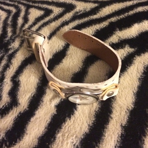 Watch - Picture 4 of 4