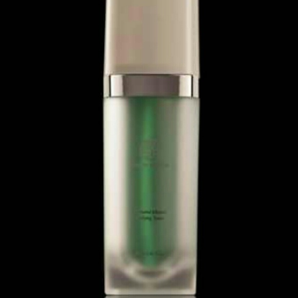 Forever Flawless Diamond Infused Purifying Toner