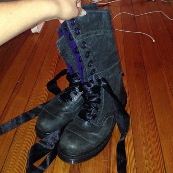 Women's triumph 1914 Doc Martens
