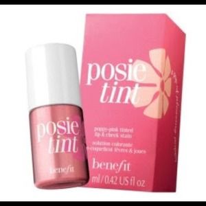 Benefit posietint