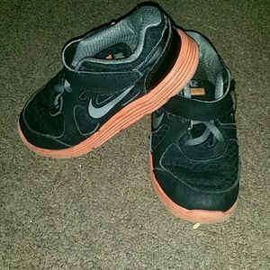 Nike Toddler free runs size 9