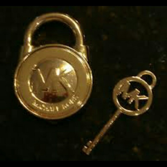I need!! I'm looking for a Gold MK Lock