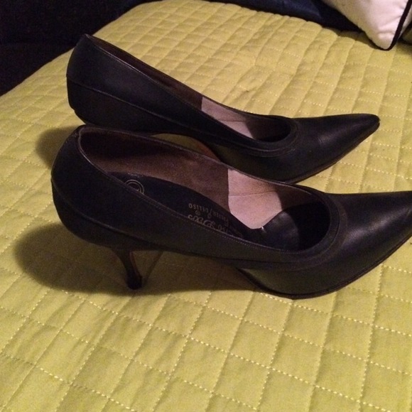 Closed toe pumps - Picture 2 of 4