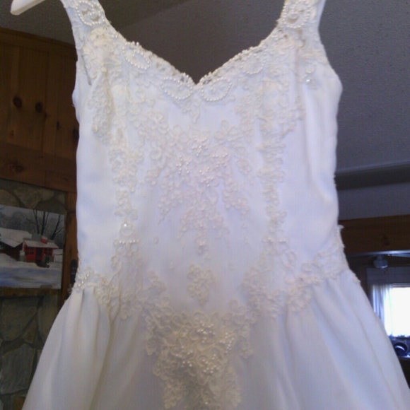Wedding dress - Picture 3 of 4