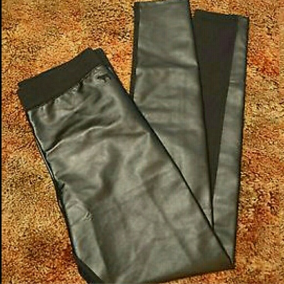 Nwt. Victoria's Secret leggings size small.