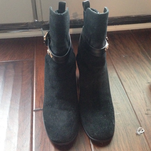 Beautiful suede booties with gold detail