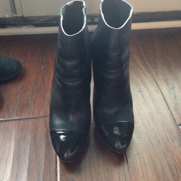 Beautiful two tone Brian Atwood booties