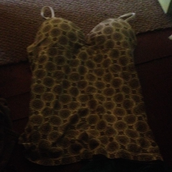 Tank top white with tan design - Picture 1 of 1