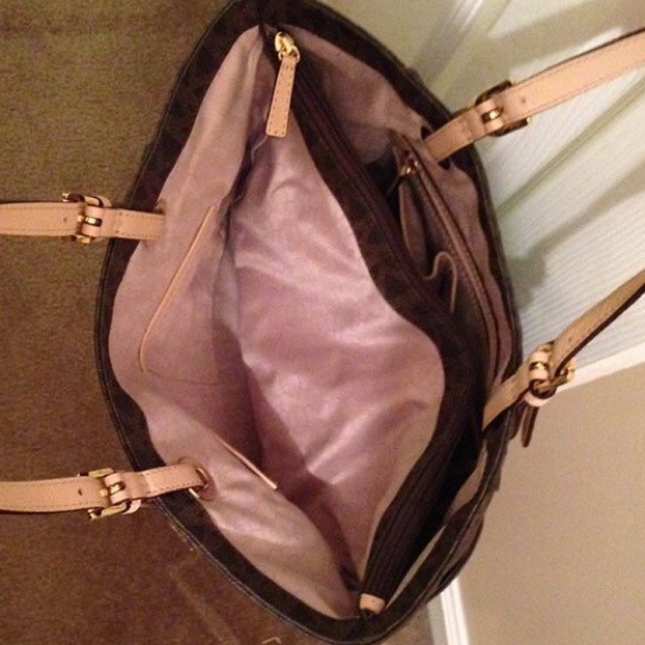 MICHAEL KORS Jet Set Logo Tote - Picture 3 of 4