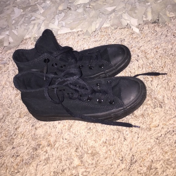 Converse Shoes - all black converse