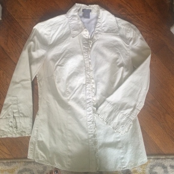 3/4 sleeve ruffle button up. Very light green.