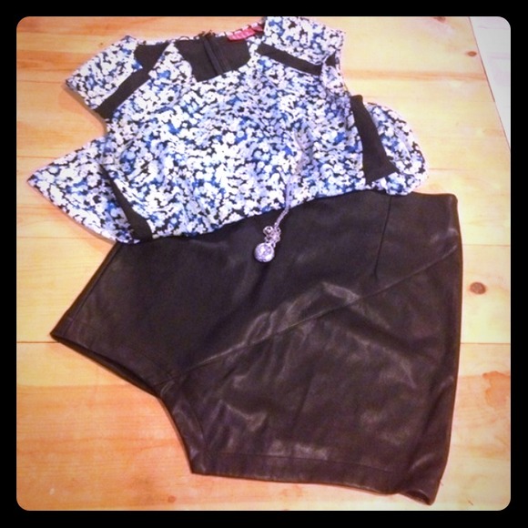 Forever 21  leather skirt