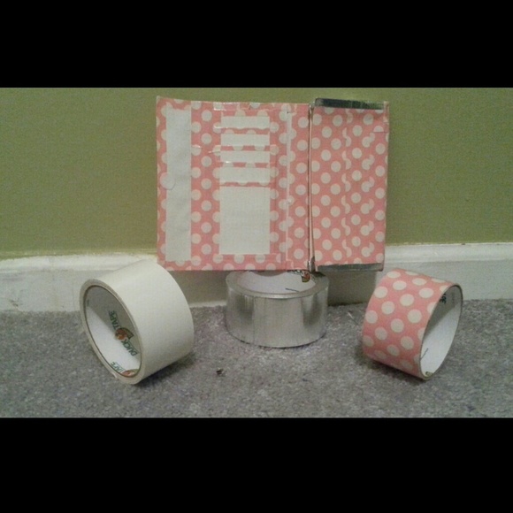 A polka dot womens duck tape wallet - Picture 1 of 1