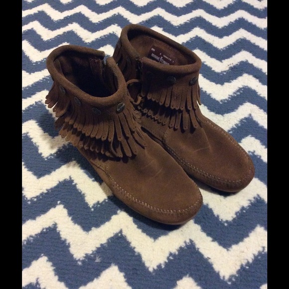 Minnetonka Shoes - Minnetonka double fringe boot