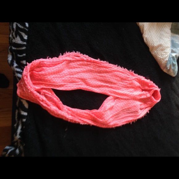Coral scarf
