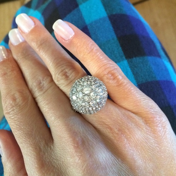 Cubic diamond ball shaped ring