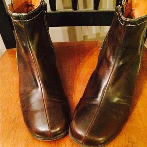 Cute brown leather boots by Naturalizer.