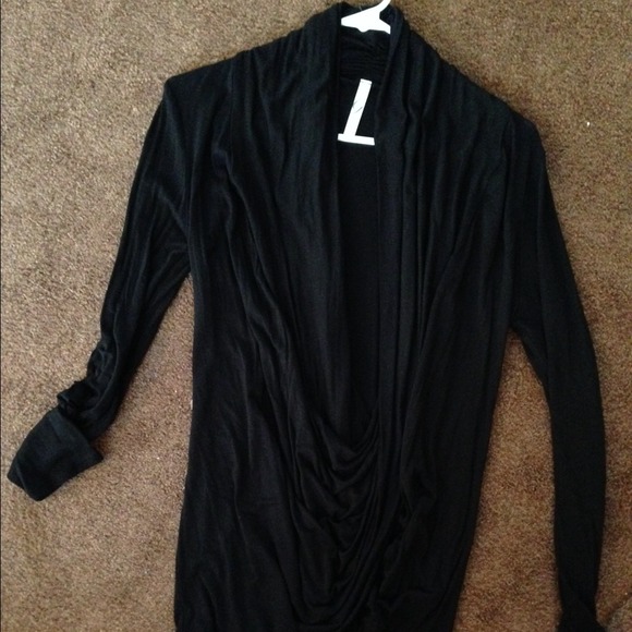 Drapey long-sleeved pullover top
