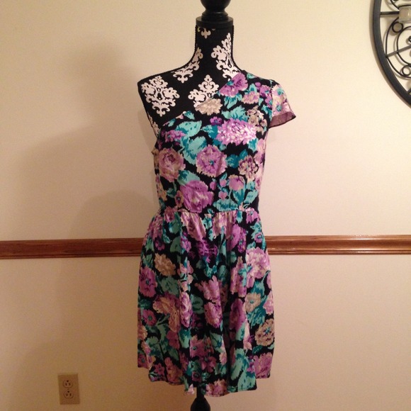 Urban Outfitters Floral dress size large