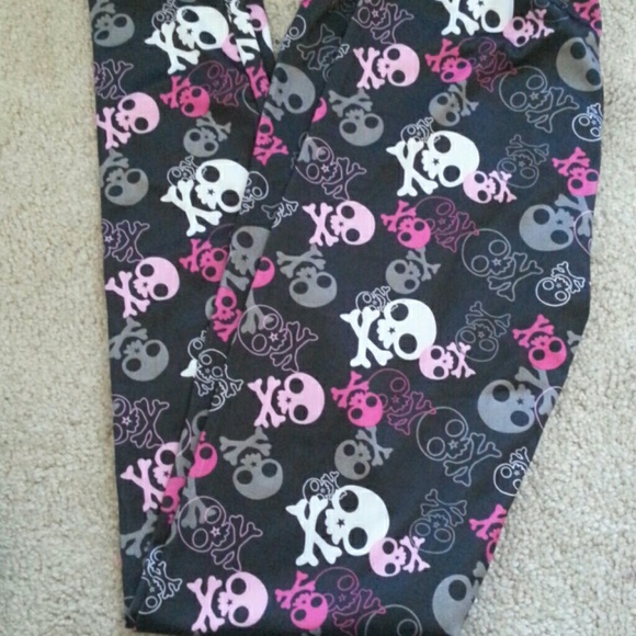 Girlie skull leggings