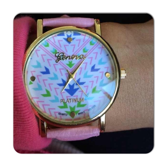 geneva Accessories - 🎉LAST ONE GRAB IT BRFORE IS GONE chevron watch💕