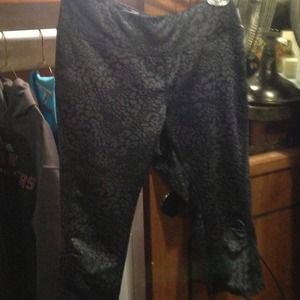 ❌SOLD❌Leopard capri workout pants
