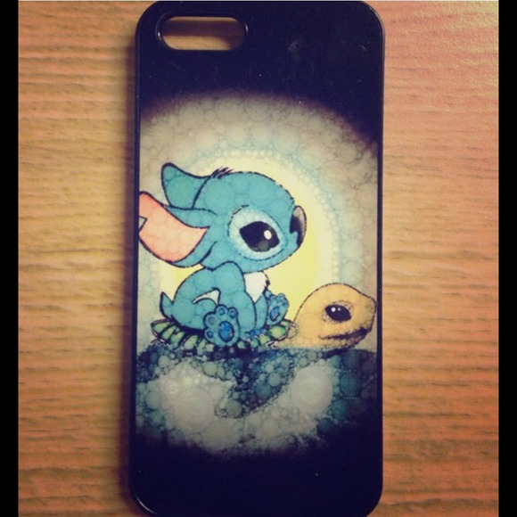 iPhone 5 case. Never been used stitch on a turtle