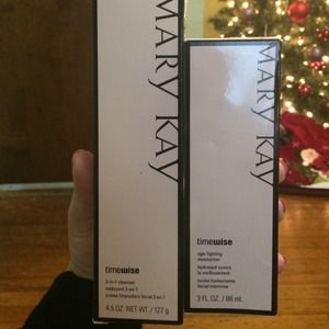 Mary Kay face cleanser. Normal- dry skin