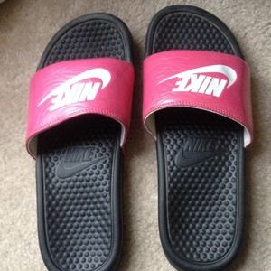 pink nike slides