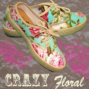 Flower canvas shoes size 8