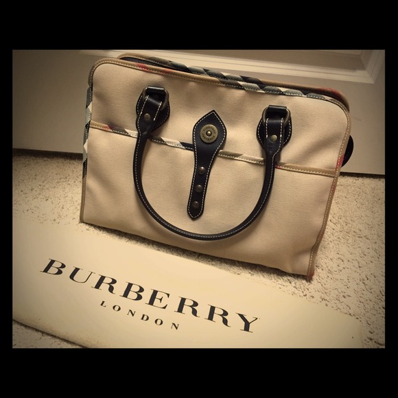 Burberry Bags Authentic Burberry Purse Poshmark