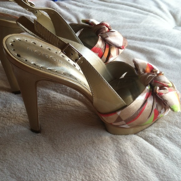 BCBGirls heals size 5.5