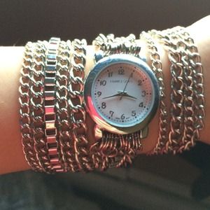 Triple wrap chain watch