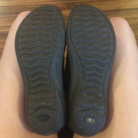 SOLD---Authentic Black Uggs With Style Trim!! - Picture 2 of 4